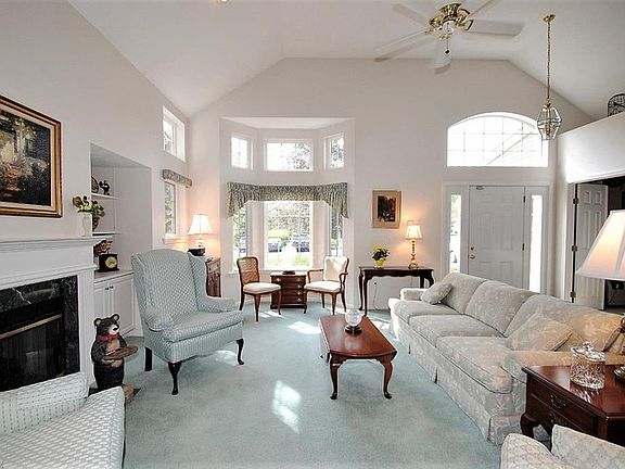 5th image of 11237 Frederick Ln