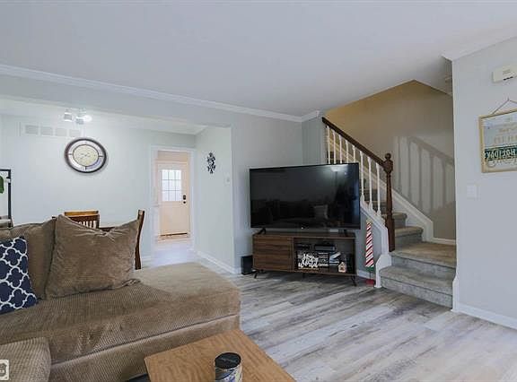 3rd image of 4819 Mansfield Ave