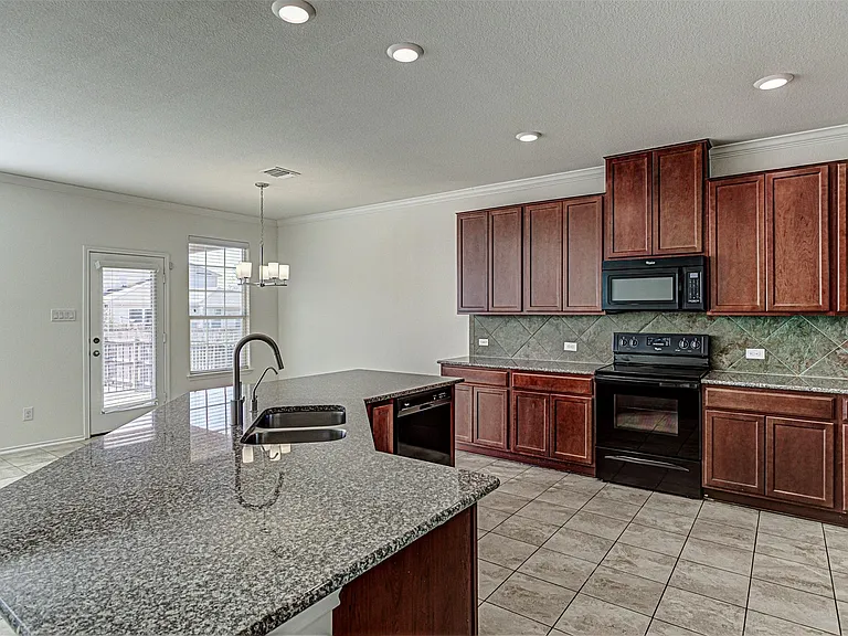 339 Alamosa Dr — Photo 18