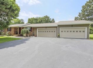 4274 Green Acres Dr, Ooltewah, TN 37363