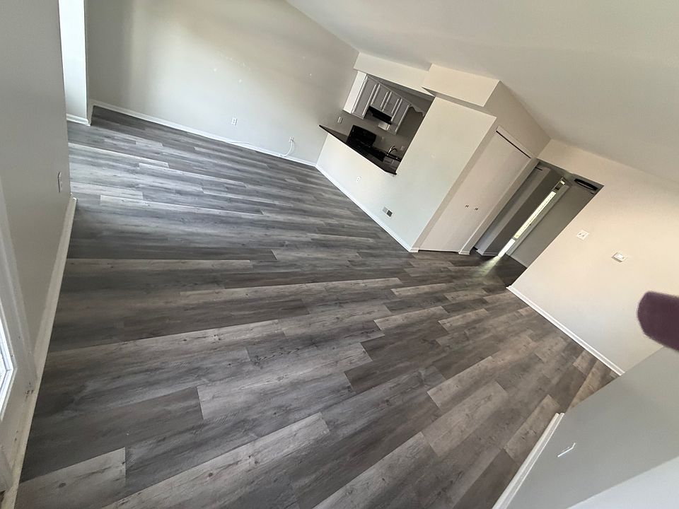 1st image of 134 Sandybrooke Dr