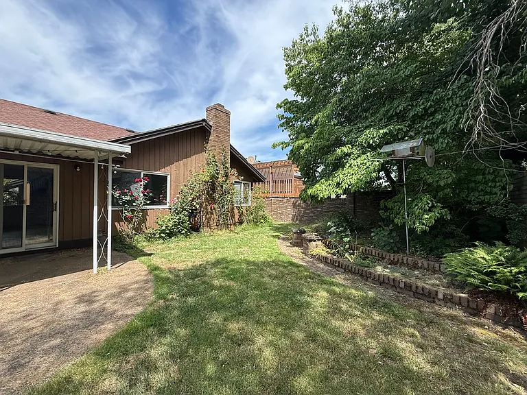 11820 SW Belmont Ter — Photo 31