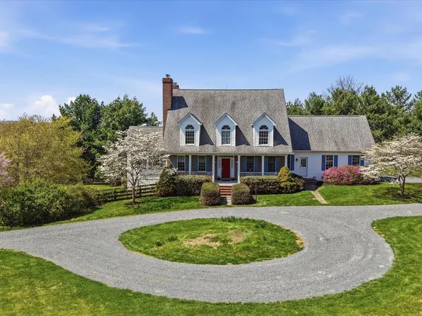 12282 Enfield Ln, Lovettsville, VA 20180