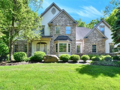 11779 Derbyshire Ln, Chagrin Falls, OH, 44023