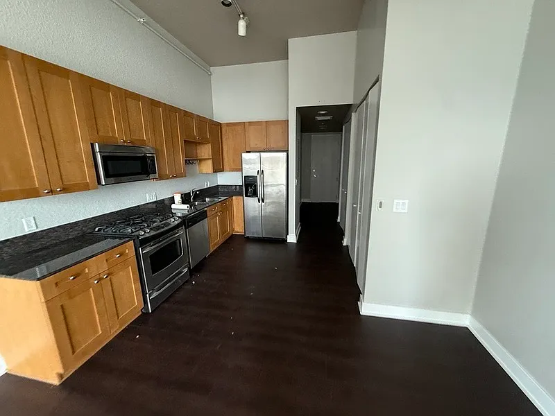 1 bed, 1.0 bath, 650 sqft, $1,575 — Photo 2