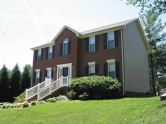 2nd image of 720 Diamond Rd