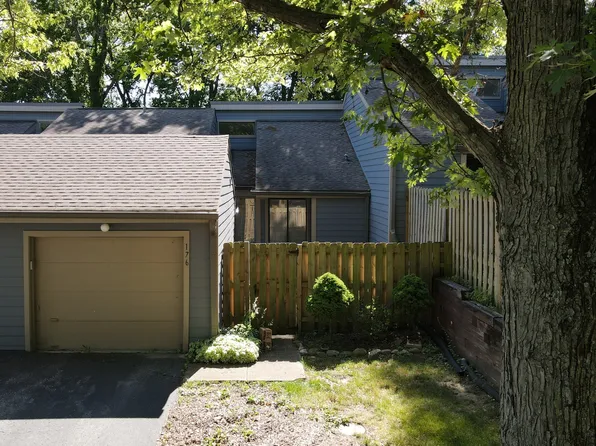 176 Sugarwood Ln, Avon, IN 46123