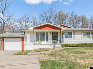 1111 Grandview St, Bellevue, NE 68005