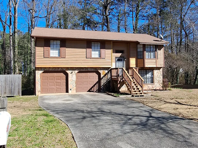 5513 Hadrian Ct — Photo 11