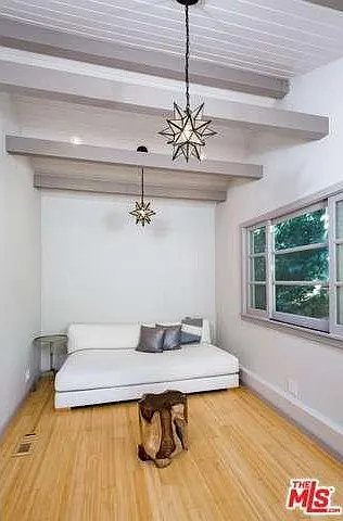 8618 Appian Way — Photo 14