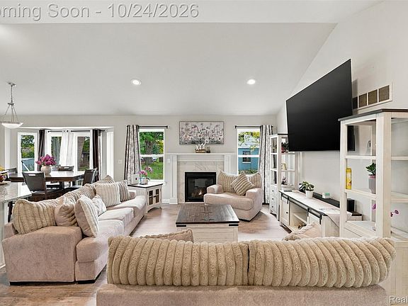 4th image of 26266 Pine Gate Dr