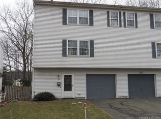 8 Wright Rd, Waterbury, CT 06708