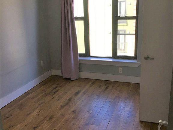 5th image of 306 Evergreen Ave APT 3R