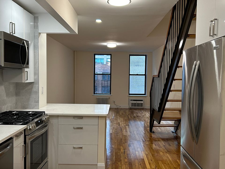 1st image of 306 E 49th St Unit Penthouse 2