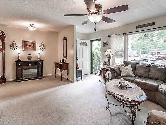 4th image of 22 Wedgewood Dr