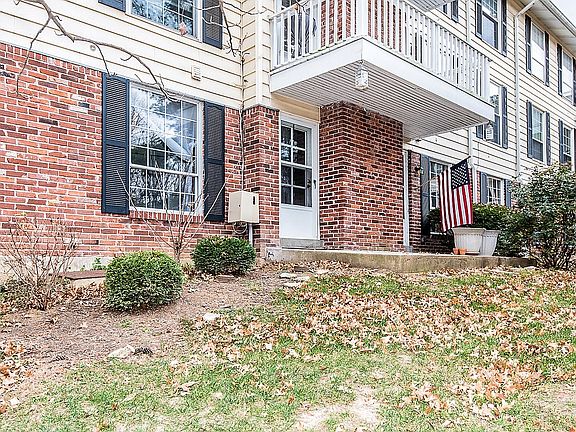 3rd image of 1525 Hampton Hall Dr APT 6