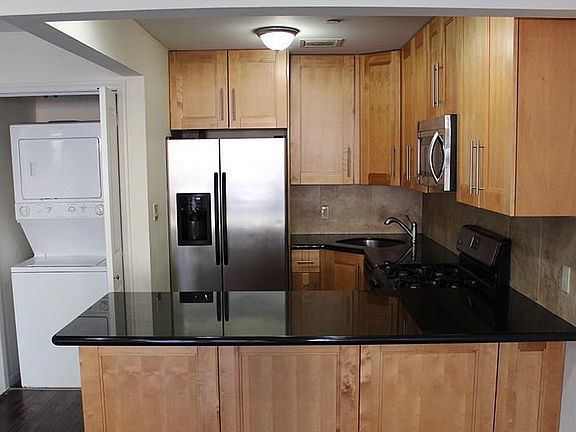 2nd image of 4261 Hunter St APT 3F