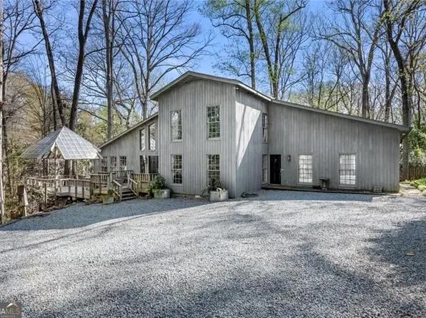 3391 Ridgewood Rd NW, Atlanta, GA 30327