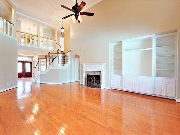 5th image of 1064 Cayman Bend Ln