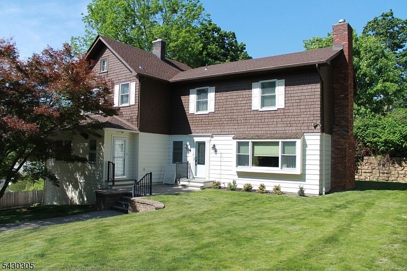 1st image of 59 Molly Stark Dr