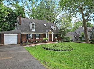 16 Oak Hills Rd, Edison, NJ 08820