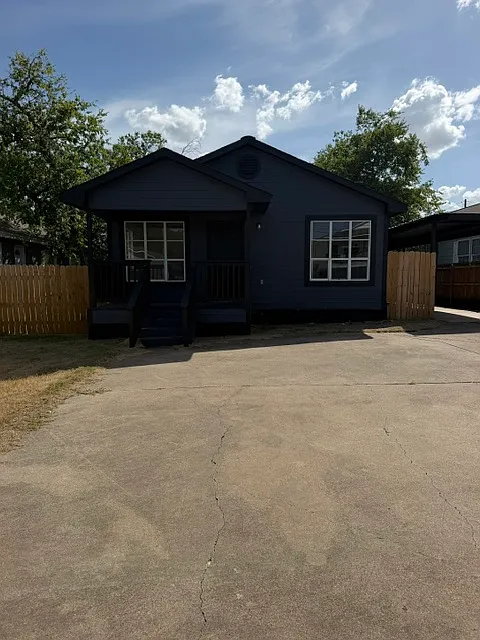 3 bed, 1152 sqft, $1,800 — Photo 1