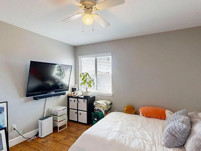 2105 Huxley Ln — Photo 14