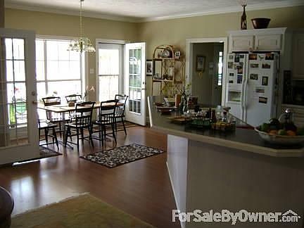 4th image of 1339 Lake Dr