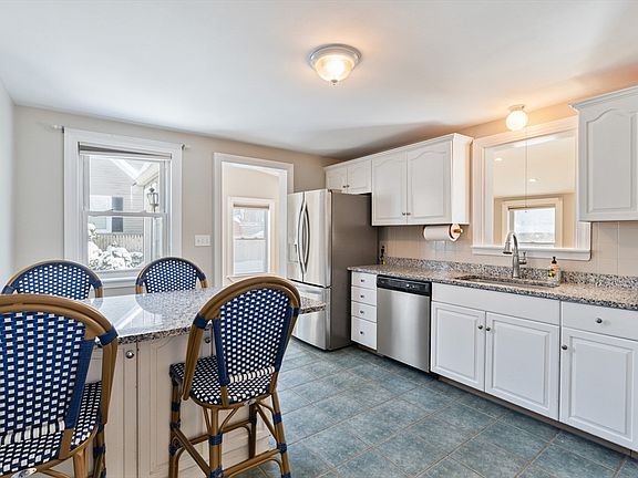 4th image of 9 Pearl St