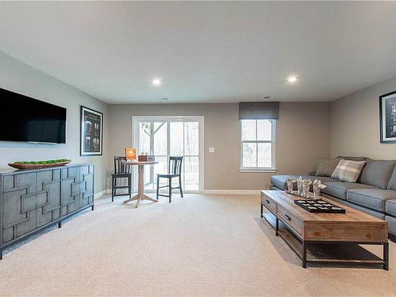 2nd image of 4208 Daylily Ln