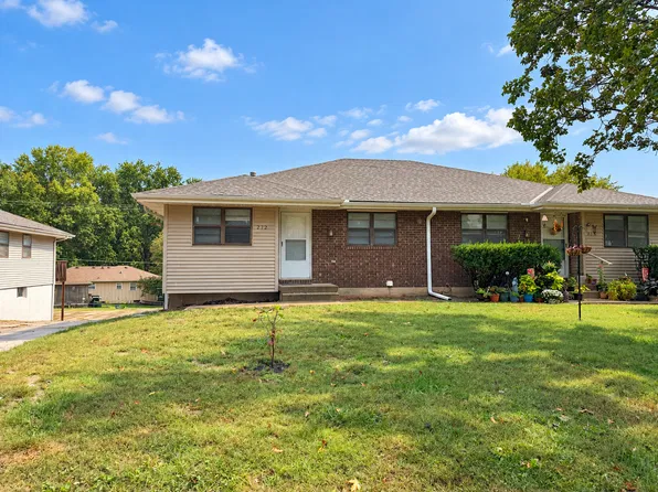 Faelske Duplex, 214 SW Westminister Rd #212, Blue Springs, MO 64014