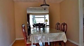 4th image of 2417 Lynnhurst Dr
