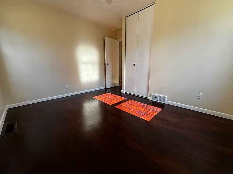 548 Notre Dame Ave — Photo 9