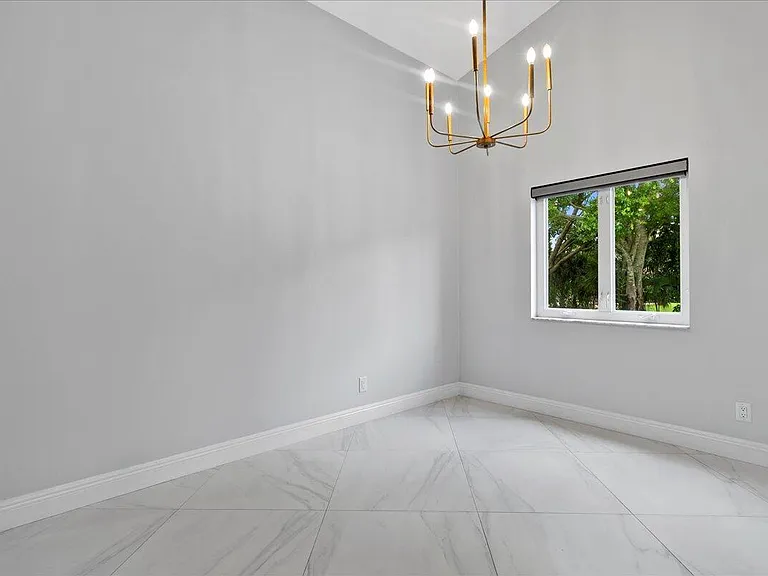 15575 Woodmar Ct — Photo 11