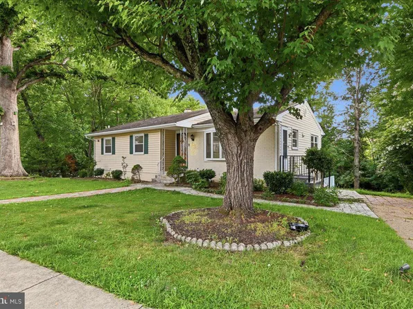 131 Casmar St SE, Vienna, VA 22180