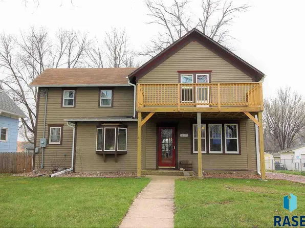 317 E 2nd Ave, Lennox, SD 57039