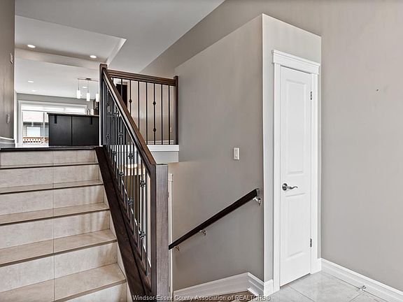 3rd image of 11918 Thistledown Ave