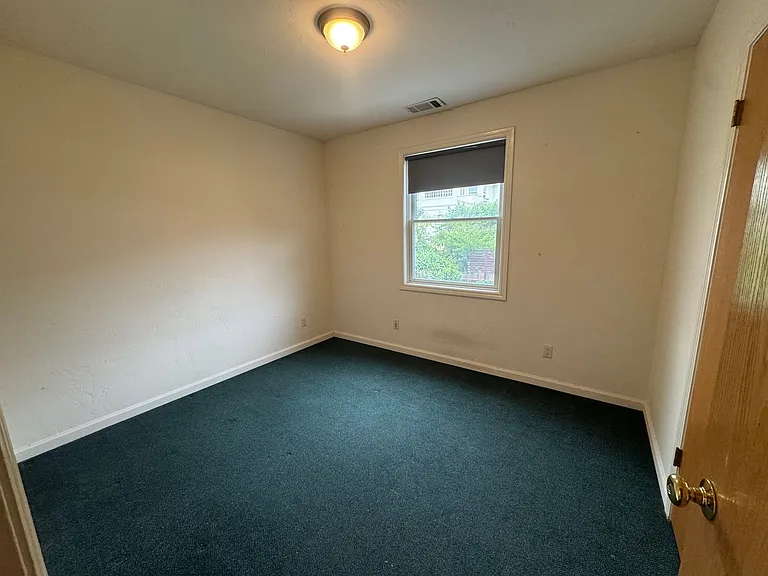 2527 Piedmont Ave #C — Photo 5