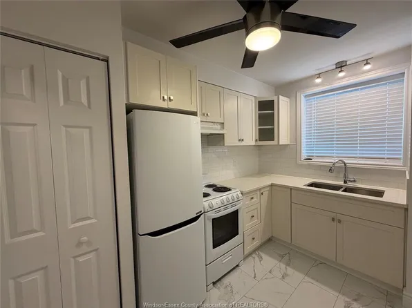 2490 Rivard Ave #12, Windsor, ON N8T 2H2