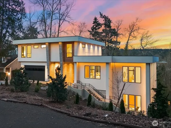 3806 95th Avenue NE, Yarrow Point, WA 98004