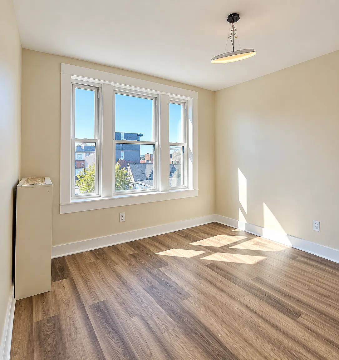 235 Bidwell Ave — Photo 4