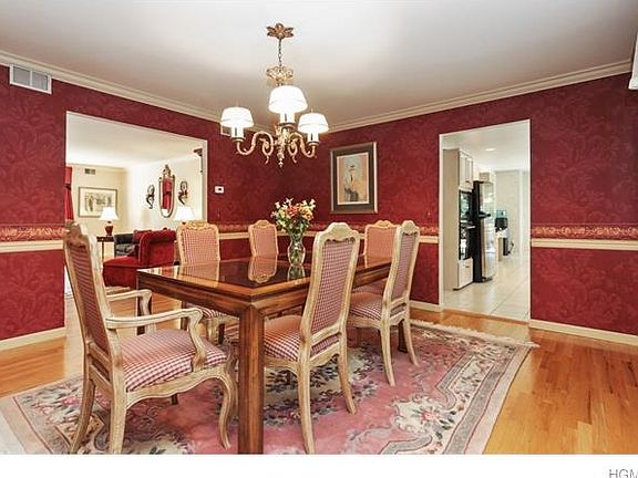 4th image of 7 Pea Pond Ln