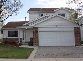 1079 E Meadow Lake Dr, Palatine, IL 60074