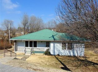 400 Orchard Dr, Berryville, AR 72616