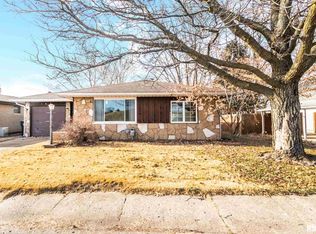 107 Reservoir Rd, Pekin, IL 61554