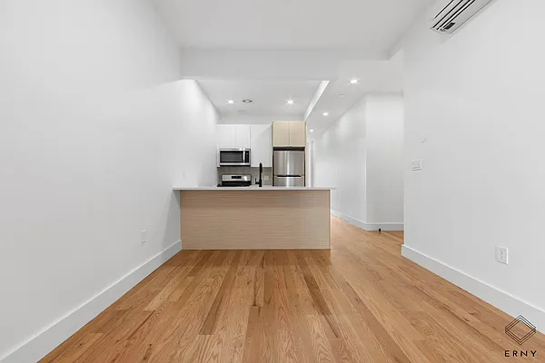 Rented by ERNY LLC | media 5