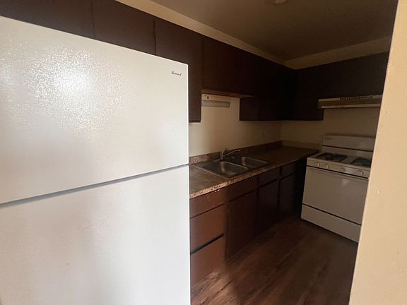 2nd image of 570 Miller Ave #10