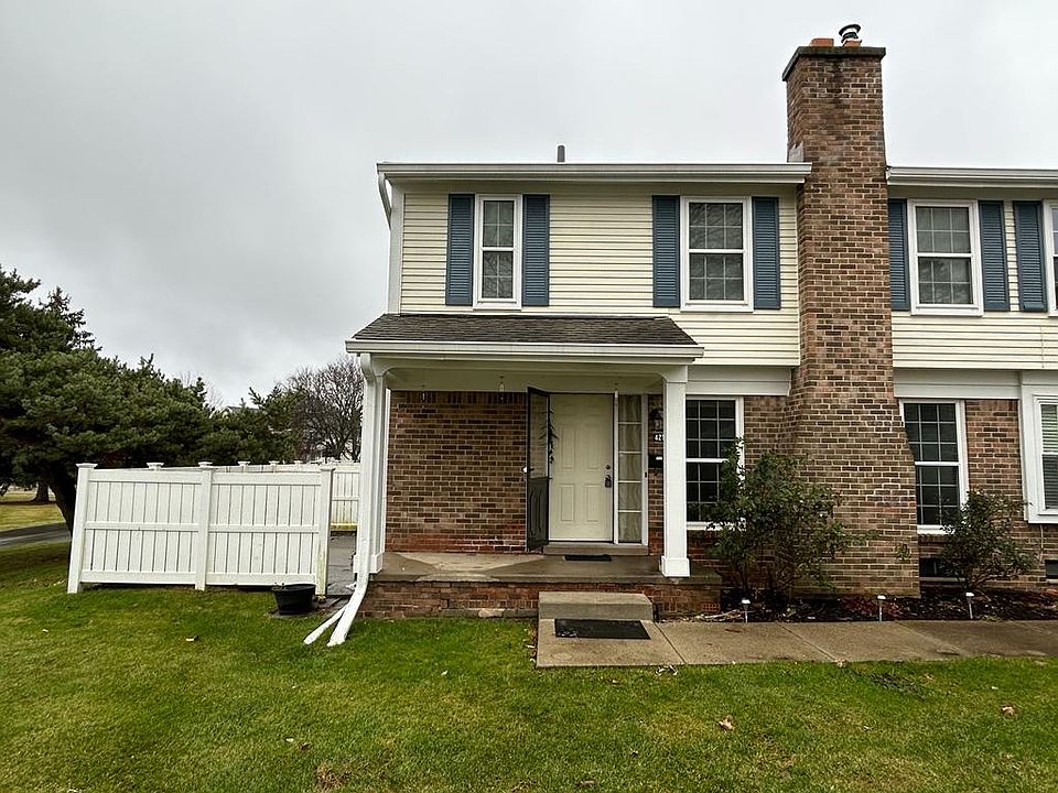 1st image of 42156 Roscommon St