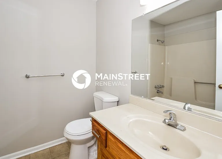 404 NE Station Dr — Photo 13