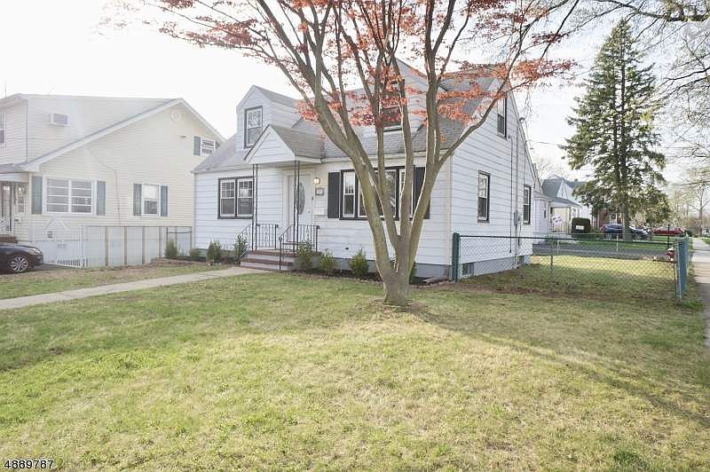 1st image of 327 W Lincoln Ave
